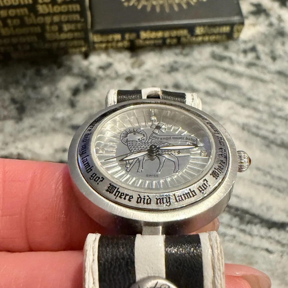 L.A.M.B Watch from Gwen Stefani - Picture 11 of 13